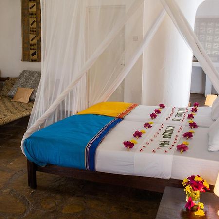 Kinondo Poa Hotel Diani Beach Ngoại thất bức ảnh